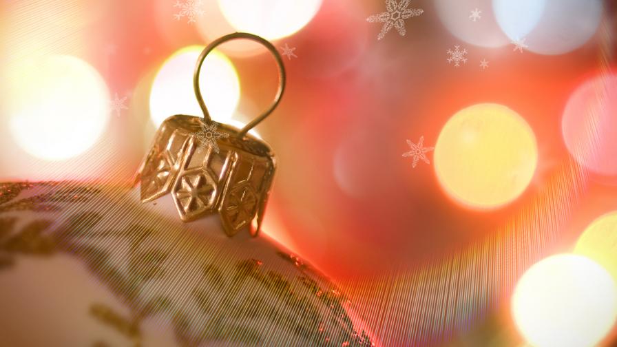 Christmas Festive Globe Ornament