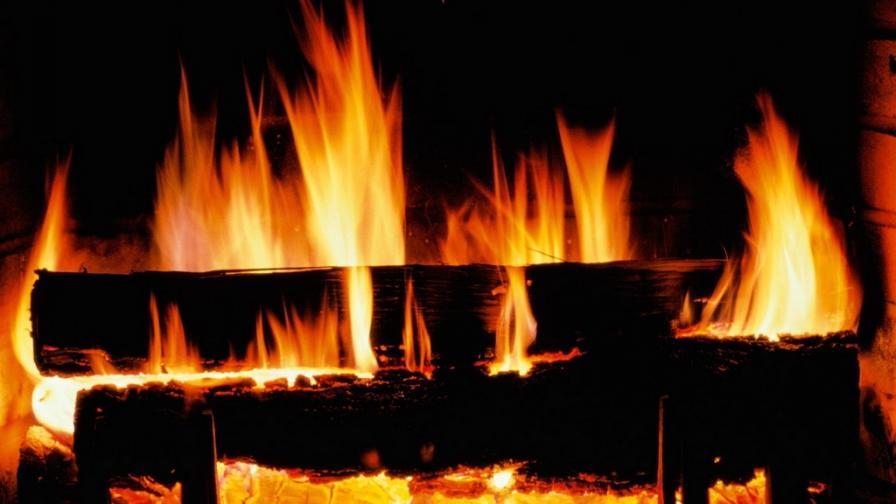 Toasty Christmas Fire